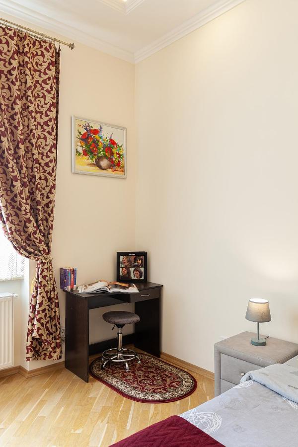 Apartment On Tamanska - Вулиця Дарії Гусяк Leópolis Exterior foto