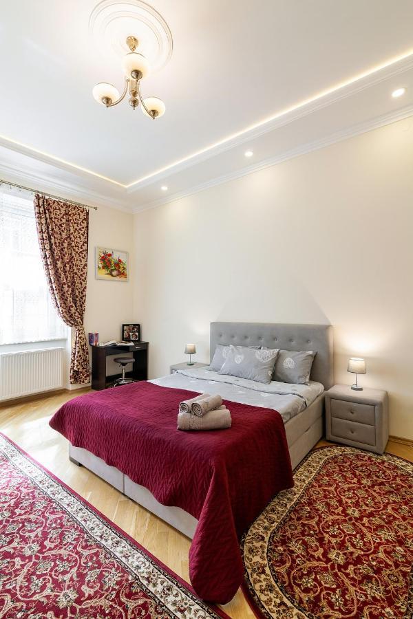 Apartment On Tamanska - Вулиця Дарії Гусяк Leópolis Exterior foto